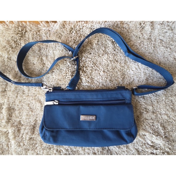 Baggallini Handbags - Baggallini NEW! Mini CROSSBODY Medium BLUE CROSSBODY/WRISTLET/FANNY PACK/WALLET